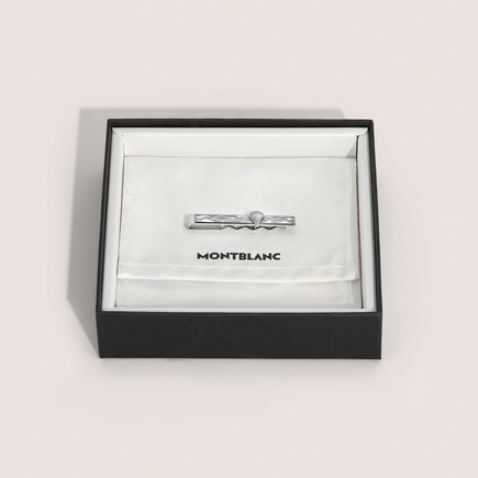 Tie bar in steel dedicated to the Meisterstück Around the World in 80 Days collection.