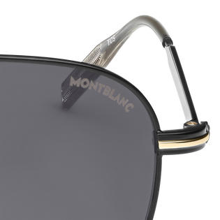Squared Sunglasses with Black Coloured Metal Frame