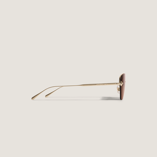 Oval Sunglasses with Gold Colored Metal Frame